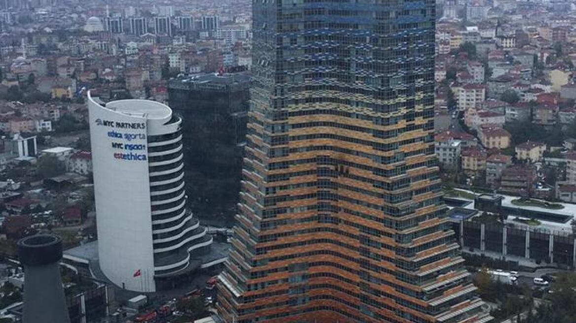 Φωτιά σε ουρανοξύστη στην Κωνσταντινούπολη